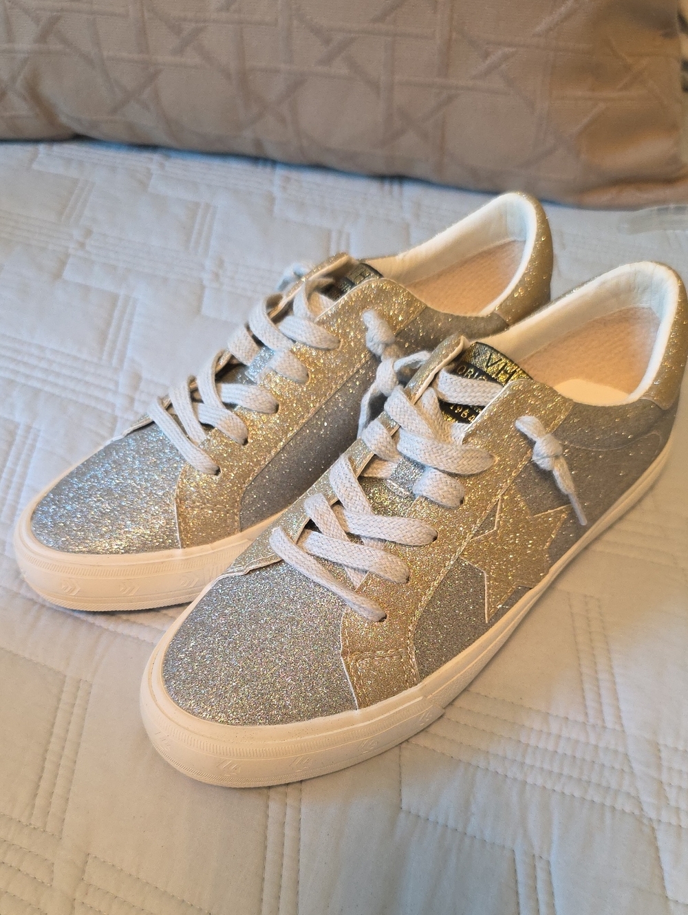Vintage Hanvana Grande Size 9 Sneakers